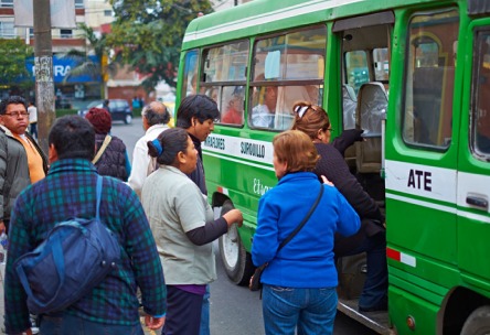 Cómo Viajar en Combi